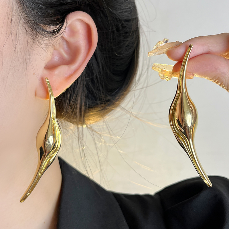 Travel Accessories Jewelry - Минималистичные металлические тонкие изогнутые серьги для