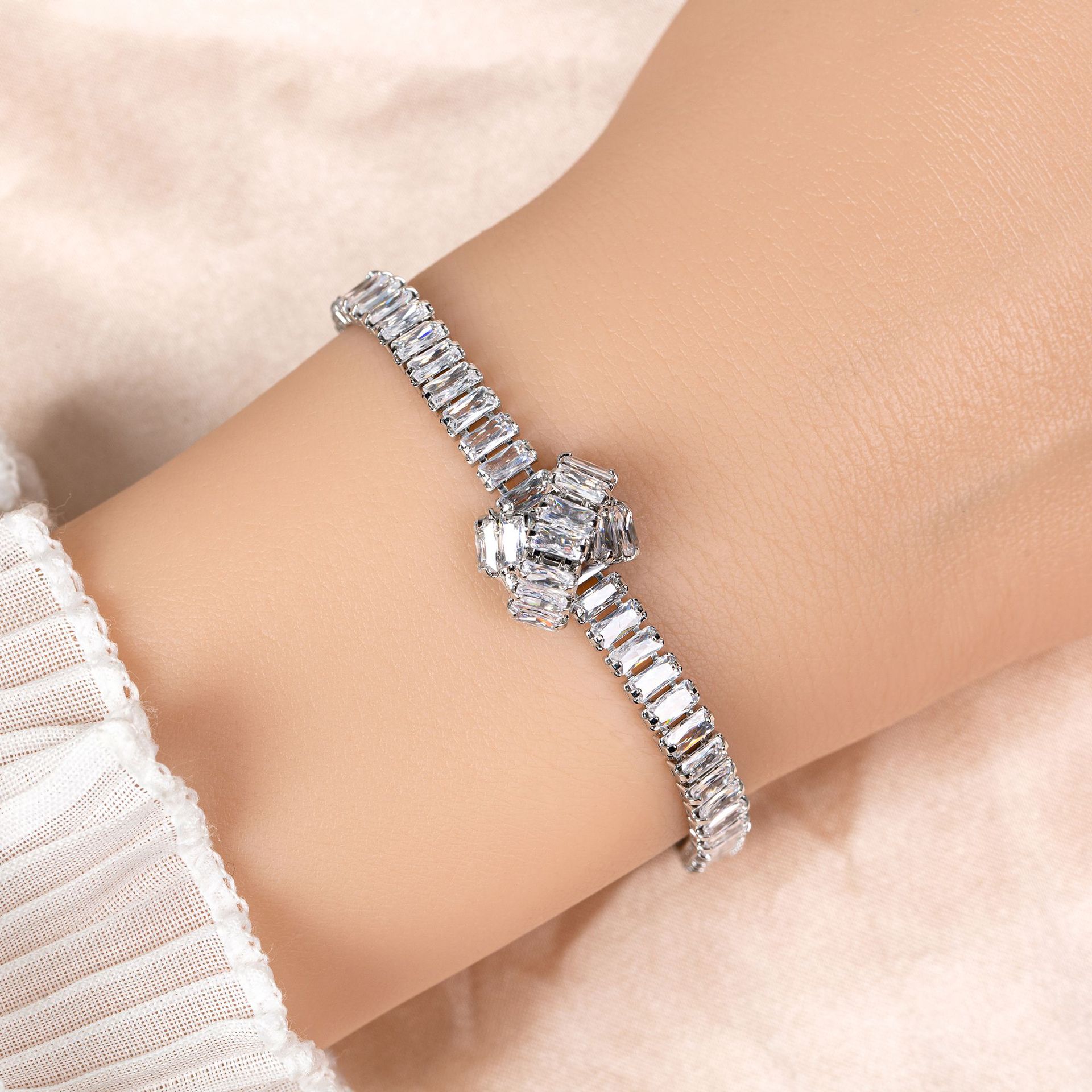 Простой элегантный повседневны – обзор и цена Travel Accessories Jewelry