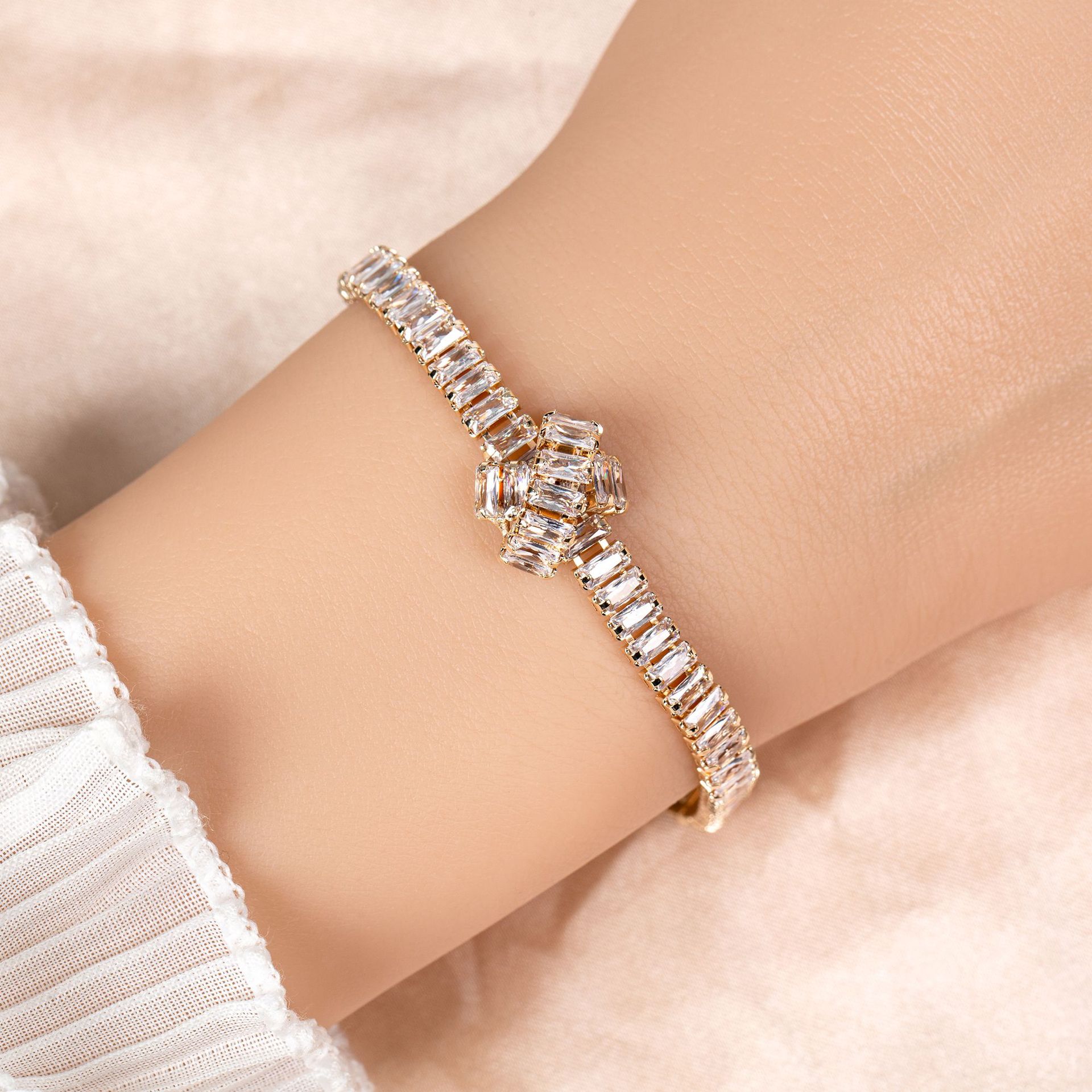 Простой элегантный повседневны – обзор и цена Travel Accessories Jewelry